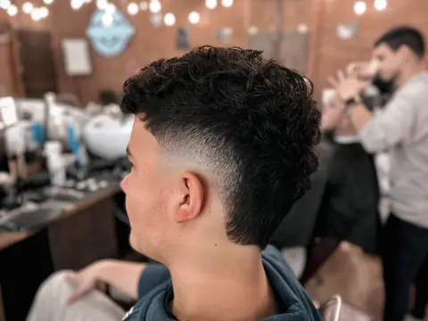 Loki z fade — strzyżenie męskie — Gentlemen Barber Shop Sanok
