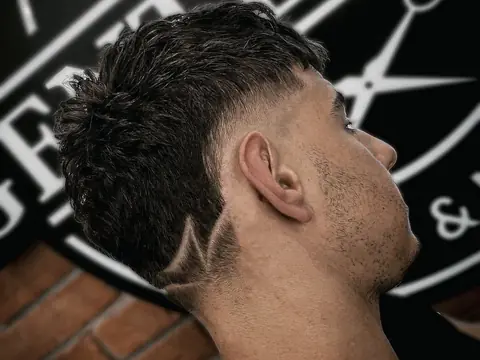 Loki z wygolonym wzorem — Gentlemen Barber Shop Sanok