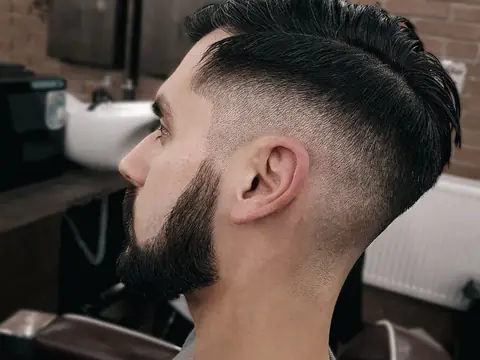Undercut z brodą — Gentlemen Barber Shop Sanok