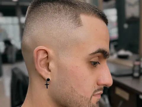 Krótki crop z fade — Boske Barber Rzeszów