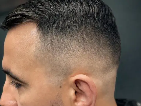 Krótki fade z brodą — Boske Barber Rzeszów