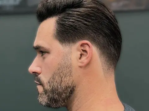 Pompadour z fade i brodą — Boske Barber Rzeszów
