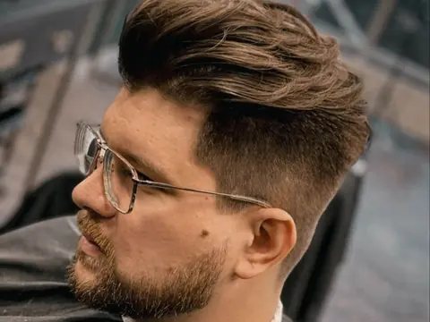 Pompadour z fade i zarostem — Boske Barber Rzeszów
