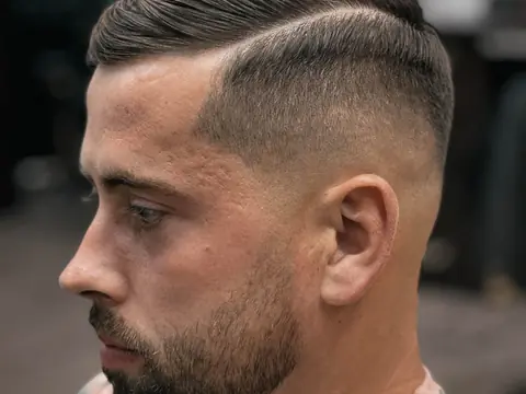 Przedziałek z hard partem i broda — Boske Barber Rzeszów
