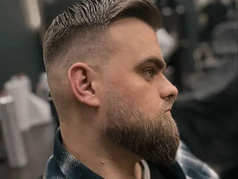 Undercut z długą brodą — profil — Boske Barber Rzeszów